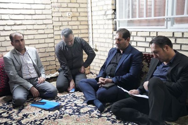 ببینید | نشست صمیمانه مدیرکل و معاونین راه و شهرسازی استان
اصفهان باکارکنان راه و شهرسازی شهرستان نطنز