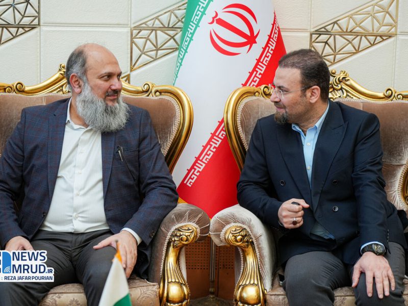ببینید| ورود وزیر فدرال بازرگانی جمهوری اسلامی پاکستان و
هیات همراه به تهران