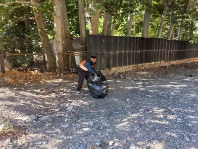 ببینید| پاکسازی و جمع آوری زباله های حاشیه راه در محور کرج
کندوان حوزه راهداری گچسر