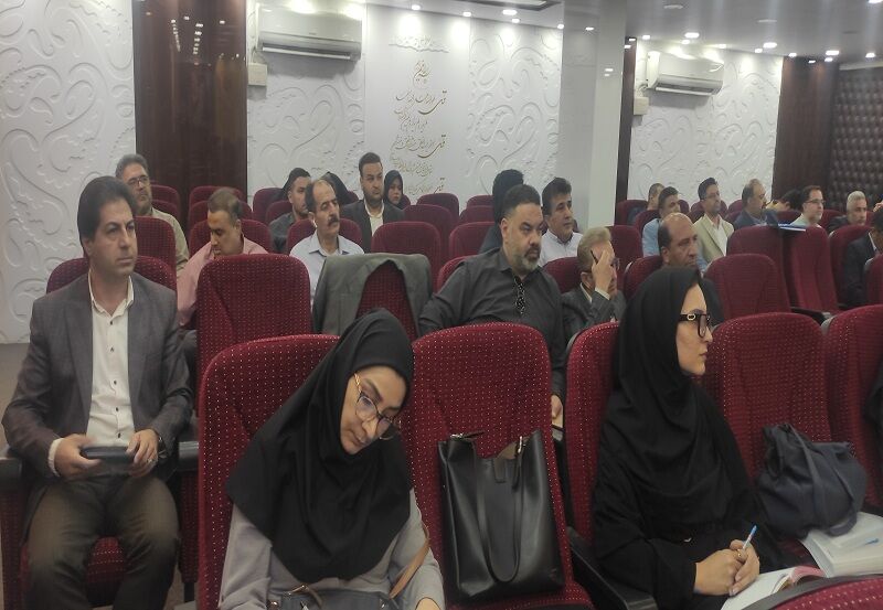 ببینید|جلسه برنامه عملیاتی و محدوده های دارای اولویت اقدام
در راستای آیین نامه اجرایی طرح کلید به کلید در سطح استان
تهران