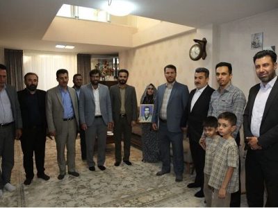 ببینید|ملاقات سرپرست اداره کل راه و شهرسازی استان چهارمحال و
بختیاری با خانواده همکار، شهید خسرو عسگری به مناسبت هفته دفاع
مقدس