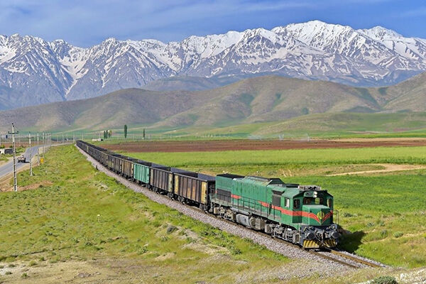 رشد ۷۵ درصدی حمل بار شهریور ماه در راه آهن زاگرس
