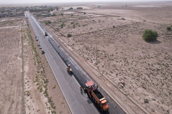 روکش آسفالت «میدان تره بار برازجان تا پل کلل آبپخش» آغاز
شد