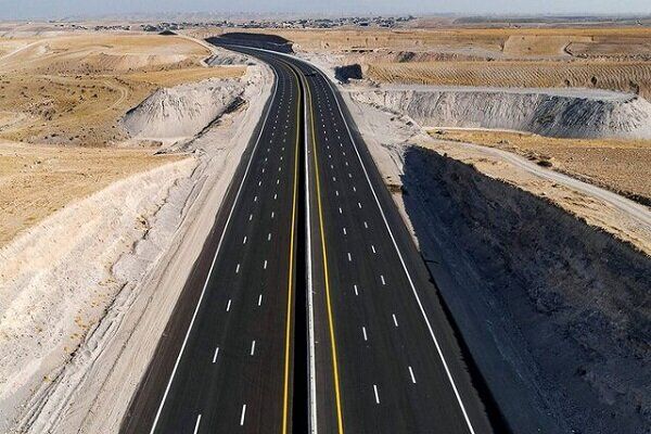 ساخت ۳۱۰۰ کیلومتر انواع راه‌ و کاهش ۵ درصدی تلفات ناشی از
حوادث رانندگی در سال اول دولت چهاردهم