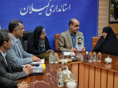 وزیر راه و شهرسازی با خانواده‌های شهیدان مقدم و بوکائی دیدار
کرد