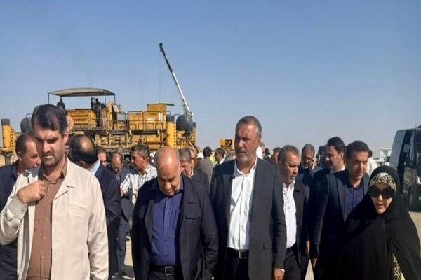 آزادراه کنارگذر غربی قم با مشارکت ۵۰ درصدی دولت و
سرمایه‌گذار تا پایان سال به بهره‌برداری می‌رسد
