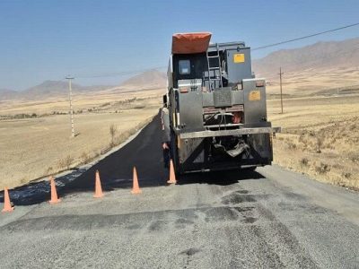 آغاز عملیات روکش آسفالت میکروسرفیس در محور روستایی گندمینه
الیگودرز