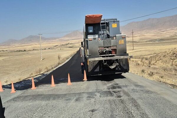 آغاز عملیات روکش آسفالت میکروسرفیس در محور روستایی گندمینه
الیگودرز