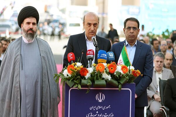 افتتاح بیش از ۴ هزار واحد مسکونی و ۱۱ پروژه روبنایی و
زیربنایی در شهرهای جدید