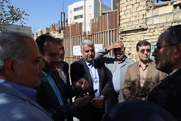 بازدید از اراضی متعلق به اداره کل راه و شهرسازی خراسان رضوی
در مشهد