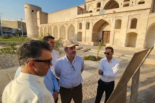 بازدید معاون وزیر راه و شهرسازی از قلب پروژههای بازآفرینی و
بافتهای تاریخی در بوشهر