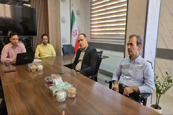 بازدید و نظارت معاون دفتر حمل‌ونقل کالا بر عملکرد شرکت‌های
حمل‌ونقل کالای چهارمحال و بختیاری