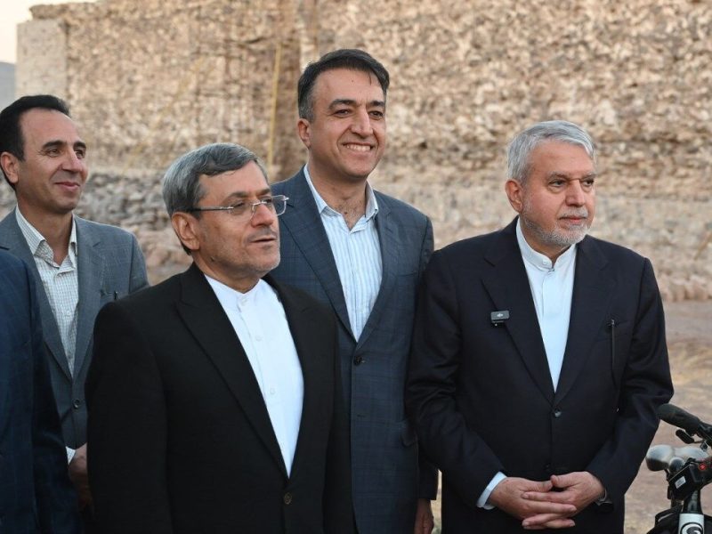 بازدید وزیر میراثفرهنگی، گردشگری و صنایعدستی از مجموعه
تاریخی قلعه سنگی پرند