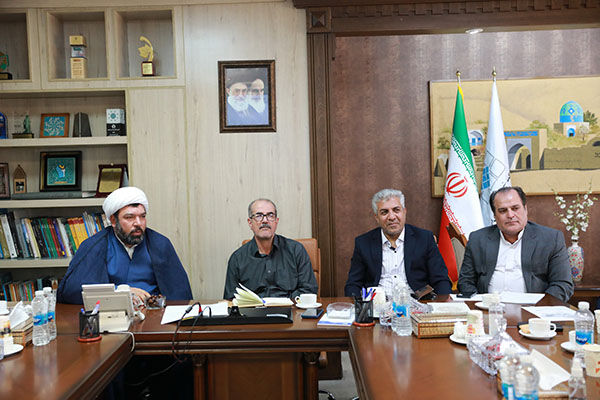 بازنگری فوری طرح جامع ساوه و مهار گسترش سکونتگاه‌های
غیررسمی