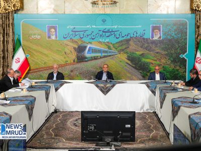 ببینید | نشست توسعه راهبردی قطار های حومه ای و منطقه ای راه
آهن جمهوری اسلامی ایران با حضور رئیس جمهور