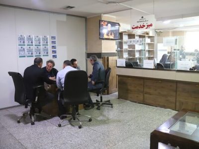 ببینید | گفت‌وگوی چهره‌به‌چهره مدیرکل راه و شهرسازی البرز با
مردم در محل میز خدمت