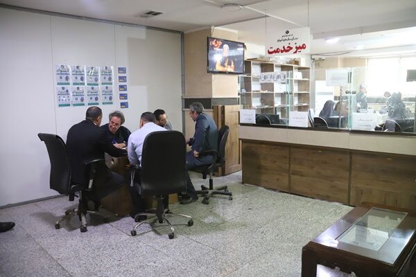 ببینید | گفت‌وگوی چهره‌به‌چهره مدیرکل راه و شهرسازی البرز با
مردم در محل میز خدمت