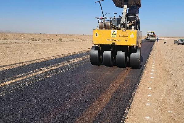 ببینید|آغاز اجرای عملیات آسفالت راه روستایی قوامیه بخش دیهوک
در خراسان جنوبی