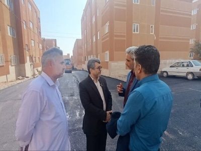 ببینید|بازدید میدانی از عملیات آسفالت محوطه مسکن های مهر
سنگسر شهرک کوثر در شرق سمنان