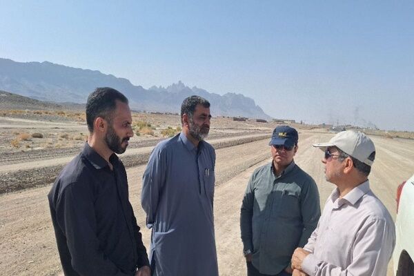 ببینید|تداوم بازدیدهای مدیر کل راه و شهرسازی سیستان و
بلوچستان از عملیات ساخت بزرگراه خاش- سراوان