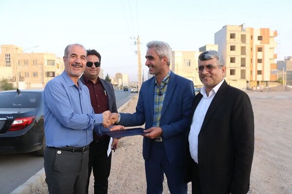 ببینید|تقدیر رسمی مدیر عامل شرکت ملی باز آفرینی شهری ایران
از تلاش‌های مدیران شرق استان سمنان