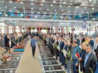 ببینید|حضور دست اندرکاران راهداری و حمل و نقل جاده ای گیلان
در آیین غبار روبی و عطر افشانی در گلزار شهدای رشت