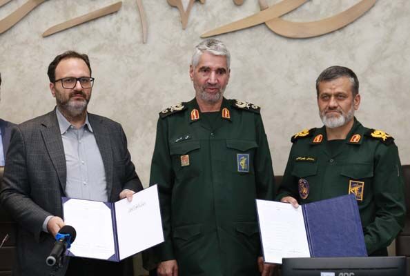 تبادل تفاهم نامه همکاری اداره کل راه و شهرسازی و سپاه
پاسداران استان قزوین