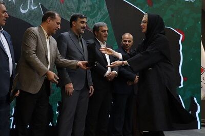 تجلیل سازمان راهداری و حمل و نقل جاده‌ای کشور از بانوی
راننده همدانی