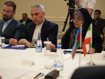 توافق ایران و آذربایجان بر ساماندهی حمل‌ونقل کالا در مرز دو
کشور