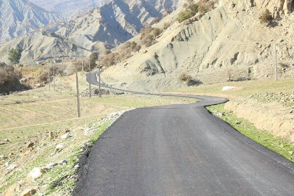 زیرسازی و آسفالت ۱۳۸ کیلومتر از راههای روستایی
لرستان