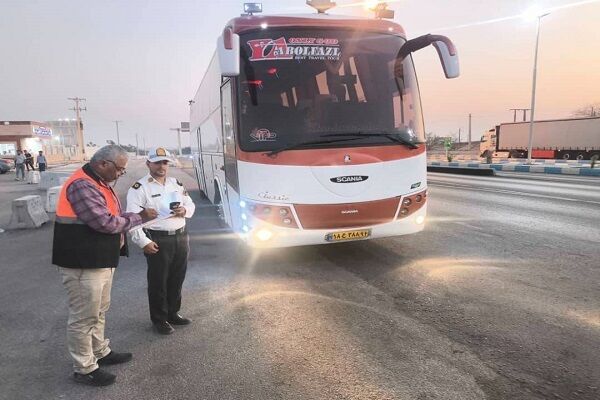 شناسایی ۴ ناوگان متخلف در طرح مشترک کنترل ایمنی محور
بندرعباس – حاجیآباد