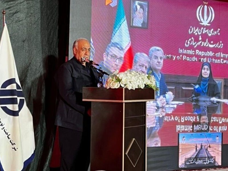 عملیات ریل‌گذاری راه آهن کرمانشاه- خسروی آغاز شد