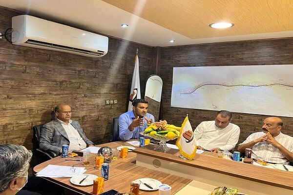 نشست هماندیشی حملونقل کالا در بندر خمیر با حضور معاون
حملونقل اداره کل برگزار شد