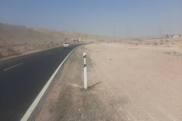 نصب تابلوهای جدید در محور گریبه به کهورستان برای ارتقای
ایمنی تردد(هرمزگان)