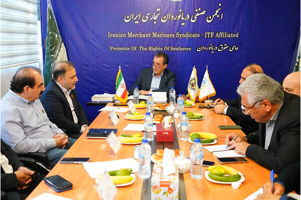 گفتگوی مدیرعامل سازمان بنادر و دریانوردی با اعضای انجمن صنفی
دریانوردان