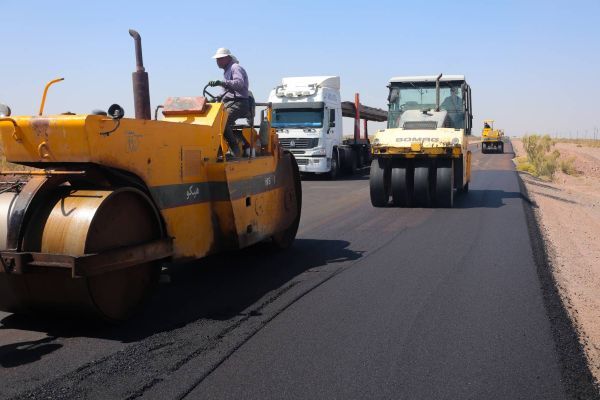 ۶۰ درصد پیشرفت فیزیکی اجرای عملیات روکش حفاظتی (چیپ سیل)
محورهای فرعی شهرستان کرمان