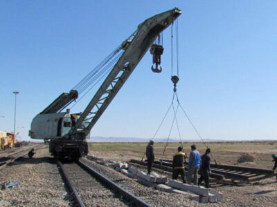 آغاز فاز سوم نصب سوزنهای بتنی سنگین در محور
طبس–جندق