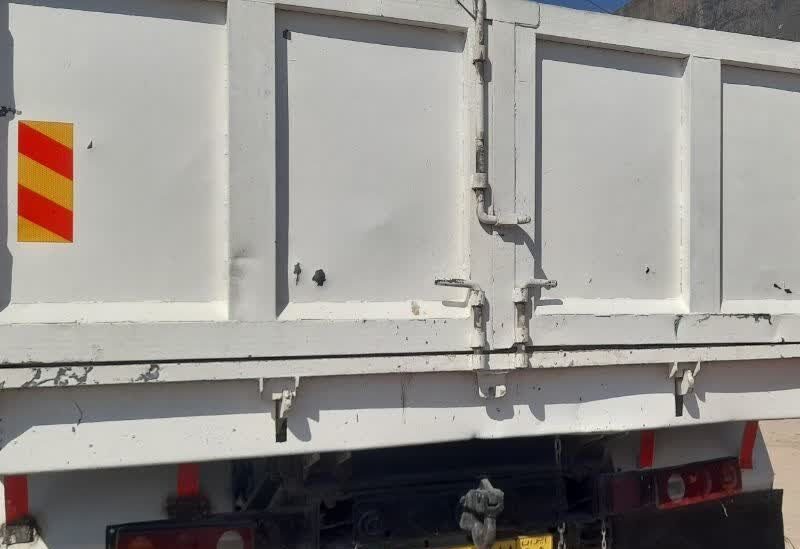 اجرای طرح نصب برچسب ایمنی خودروهای سنگین در محورهای استان
کرمان