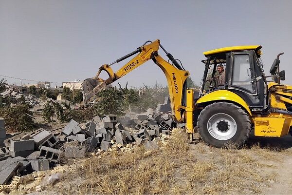 اراضی ملی در شهرستان درگز به مبلغ ۷۰۰ میلیارد ریال رفع تصرف
شد