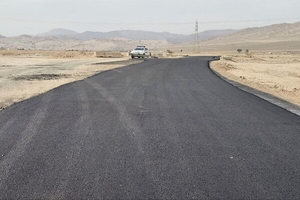 انجام عملیات تعریض و بهسازی در محور روستایی ده سراب واقع در
شهرستان آرادان
