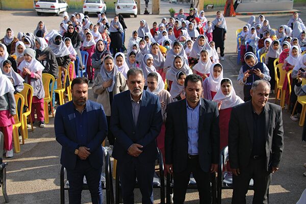 ببینید | به صدا در آمدن زنگ ایمنی مدرسه در فارس؛ همزمان با
فرارسیدن هفته گرامیداشت یادمان قربانیان سوانح رانندگی