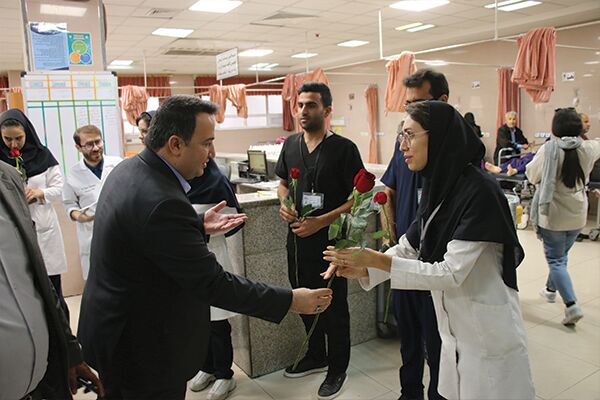 ببینید | تجلیل از کادر پرستاری و پزشکی و عیادت از مجروحان
حوادث ترافیکی در بیمارستان رجایی شیراز