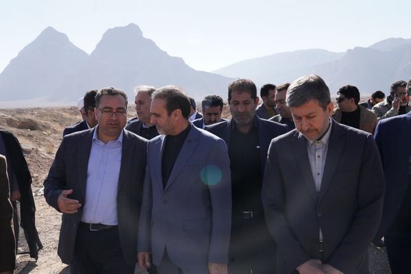 ببینید | رصد میدانی پیشرفت پروژه‌های نهضت ملی مسکن و اراضی
شهرستان شهرضا توسط معاون مسکن و ساختمان وزیر راه و شهرسازی