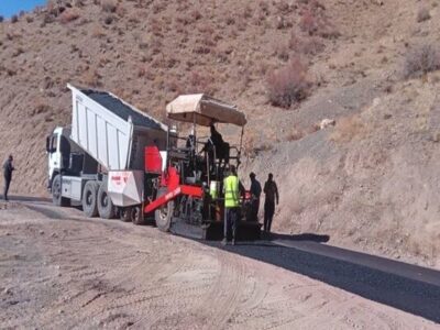 ببینید| عملیات آسفالت محور روستایی کلارود – گشنادر در مسیر
کرج–کندوان