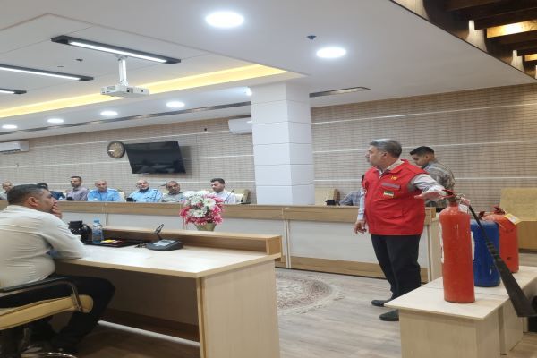 ببینید| مانور عملیاتی ایمنی و اطفای حریق به مناسبت هفته
پدافند غیر عامل اداره کل راه و شهرسازی خوزستان