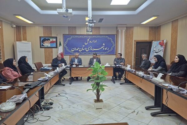 ببینید| مراسم تقدیر از بانوان ورزشکار اداره کل راه و شهرسازی
استان همدان