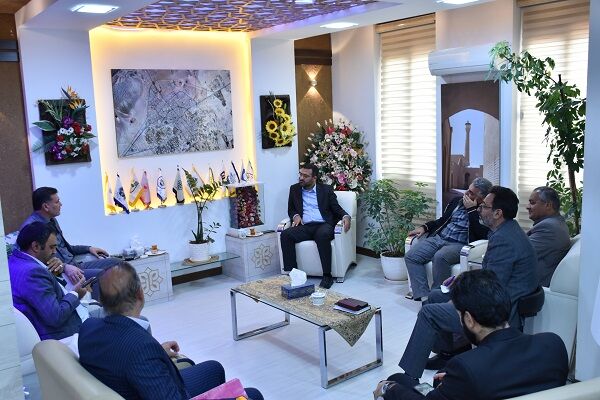 ببینید | نشست مدیرکل راه و شهرسازی استان سمنان با شهردار
سمنان