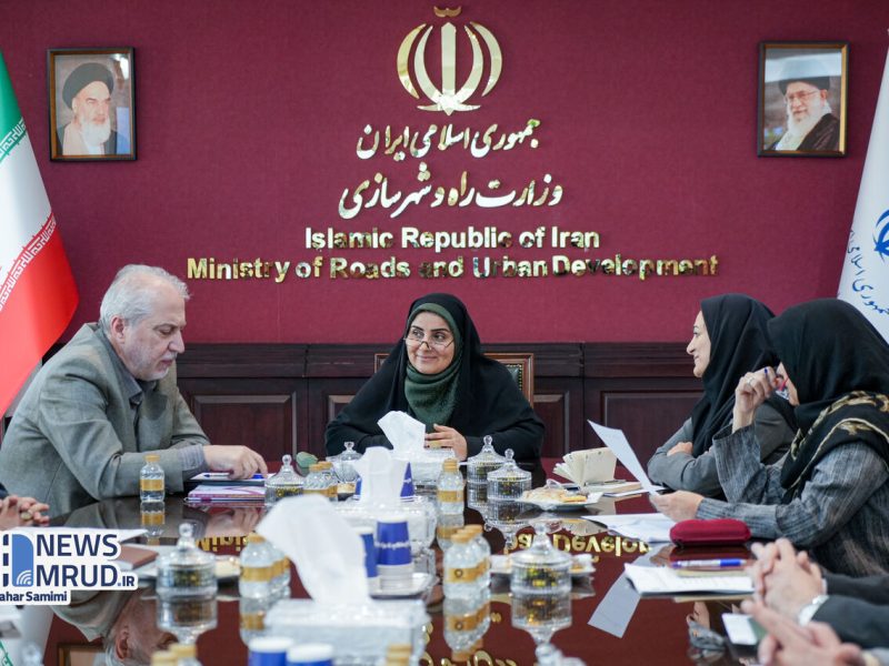 ببینید | نشست هیات امنای مرکز تحقیقات راه، مسکن و شهرسازی با
حضور وزیر راه و شهرسازی