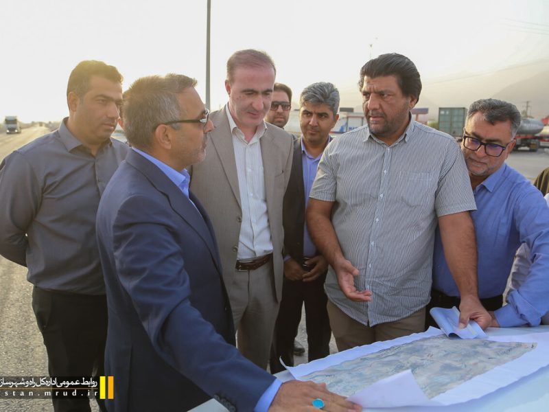 ببینید|بازدید مدیرکل منطقه جنوب شرکت ساخت و توسعه زیربناهای
حمل‌ونقل از قطعات در حال احداث باند دوم محور جهرم – لار –
بندرعباس