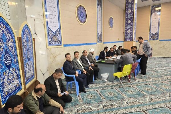 ببینید|برپایی میز خدمت اداره کل راه و شهرسازی چهارمحال و
بختیاری در مصلای خانمیرزا